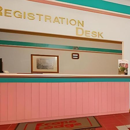 Econo Lodge Lakeshore Manistique Buitenkant foto
