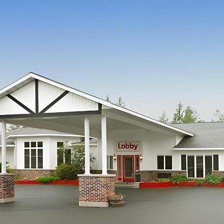 Econo Lodge Lakeshore Manistique Buitenkant foto