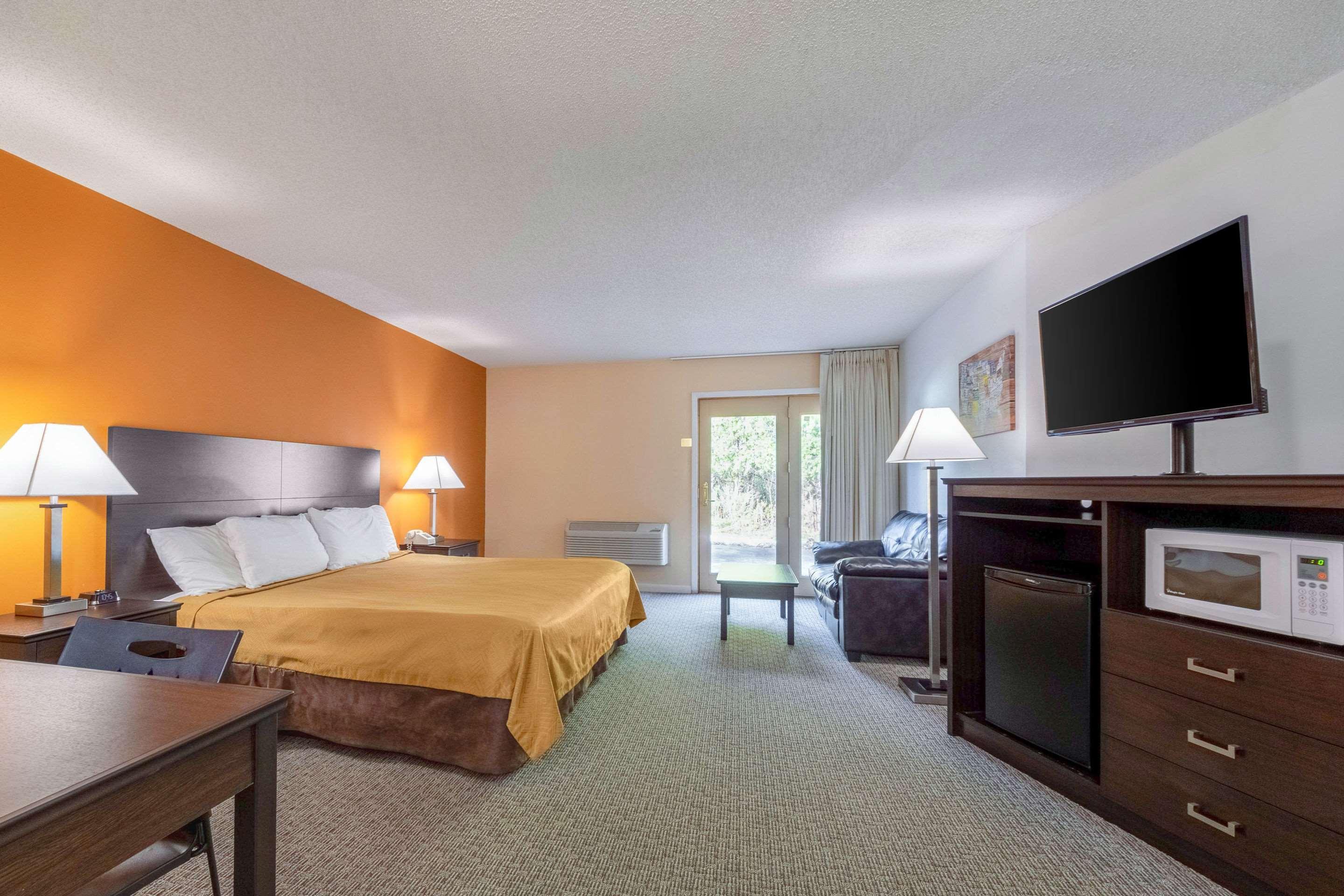 Econo Lodge Lakeshore Manistique Buitenkant foto