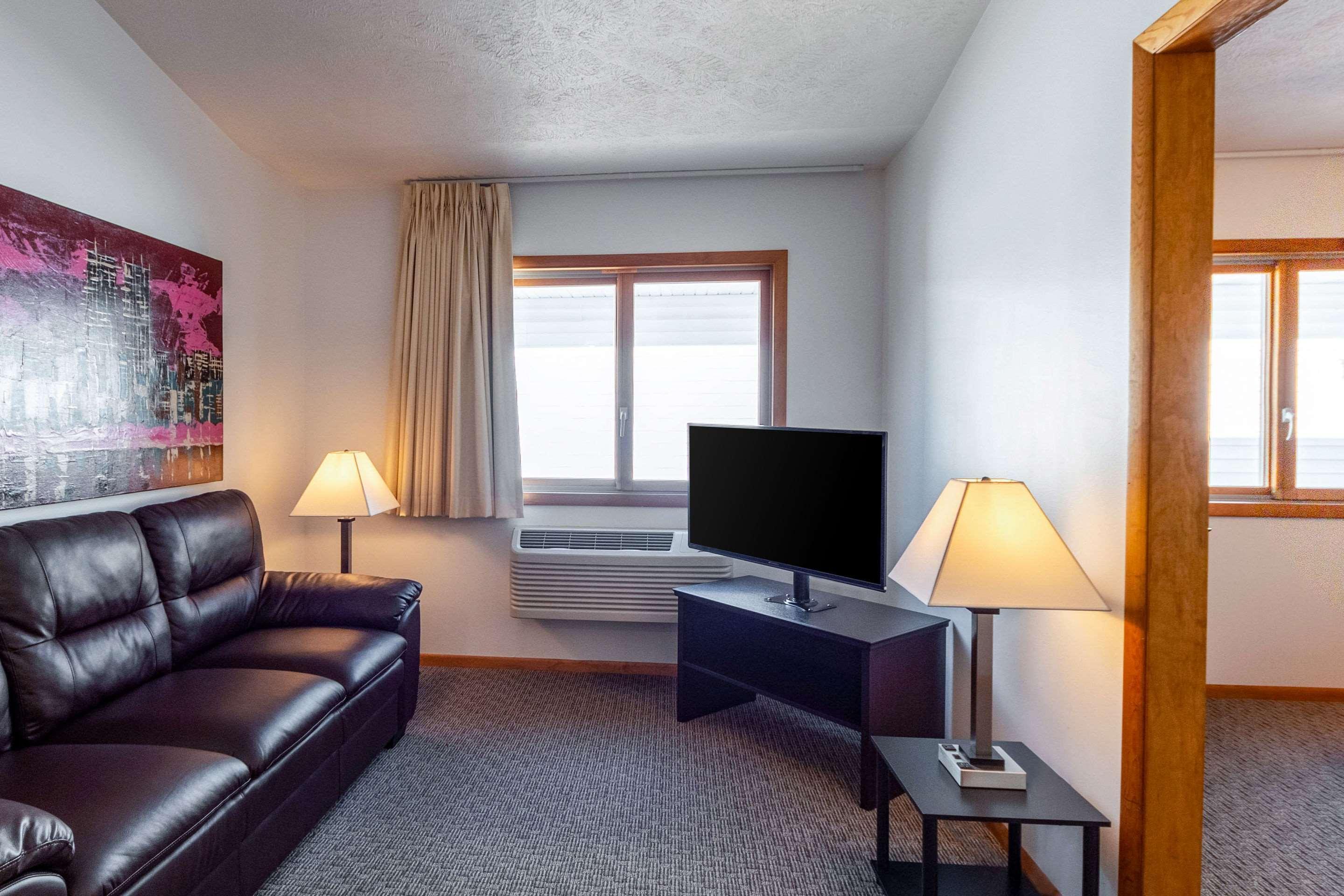 Econo Lodge Lakeshore Manistique Buitenkant foto