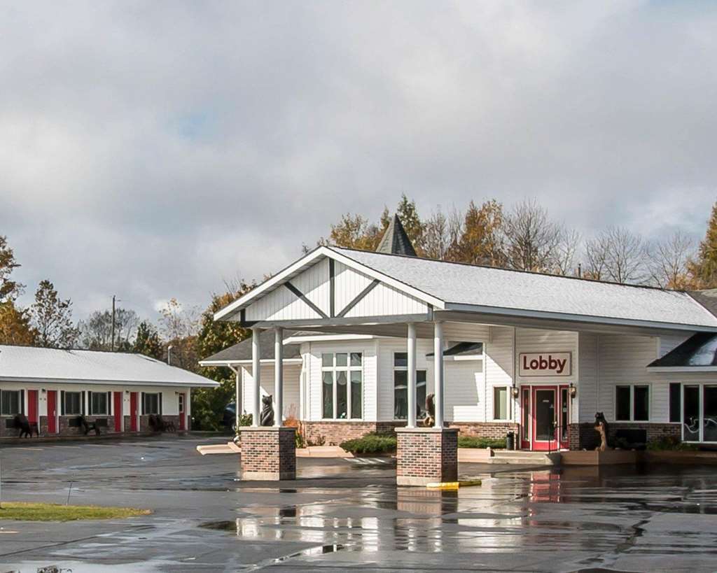 Econo Lodge Lakeshore Manistique Buitenkant foto